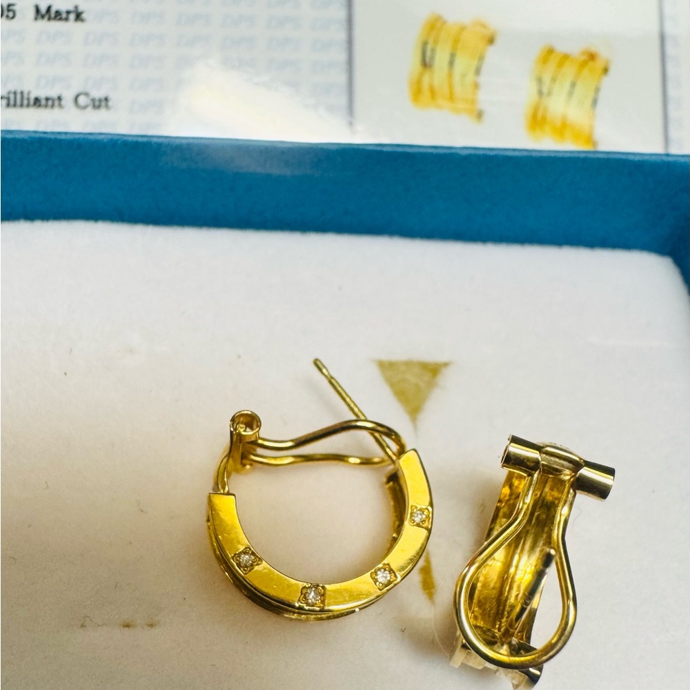 K18 Japan Gold Hoop Earrings with Diamonds - Picture 7 of 16